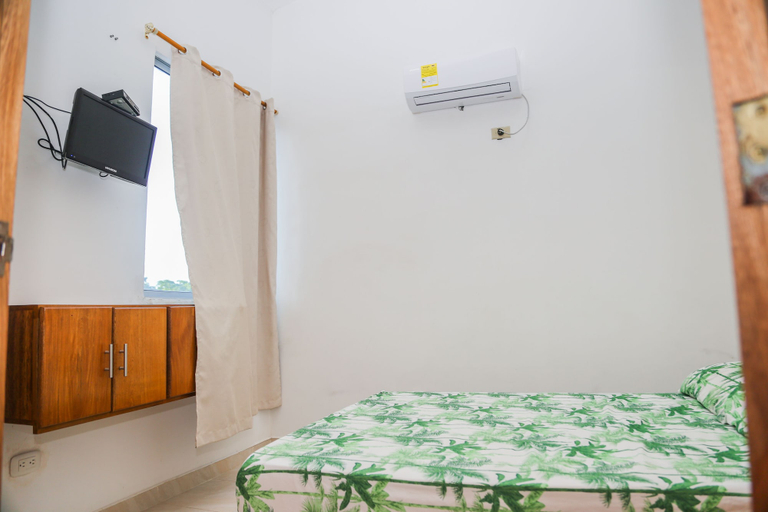Bedroom 3, Atardecer by Olamar Living, Tolú