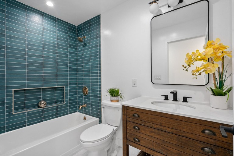 Bathroom 3, Dumetz by Avantstay Large Private Outdoor Area, Los Angeles