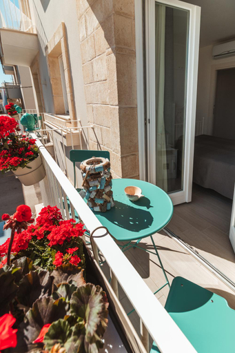 Others 2, FeMa Apartment & Rooms - Housea, Bari