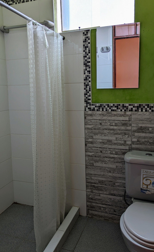 Bathroom 4, Amantani Samary Lodge, Lago Titicaca
