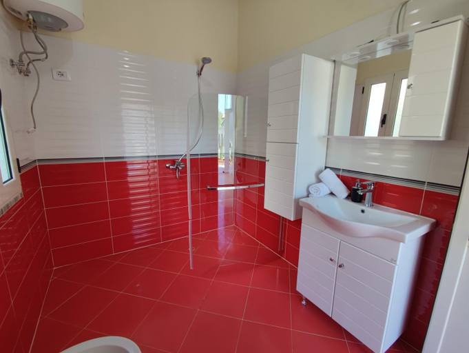 Bathroom 2, City View Apartments, Lezhës