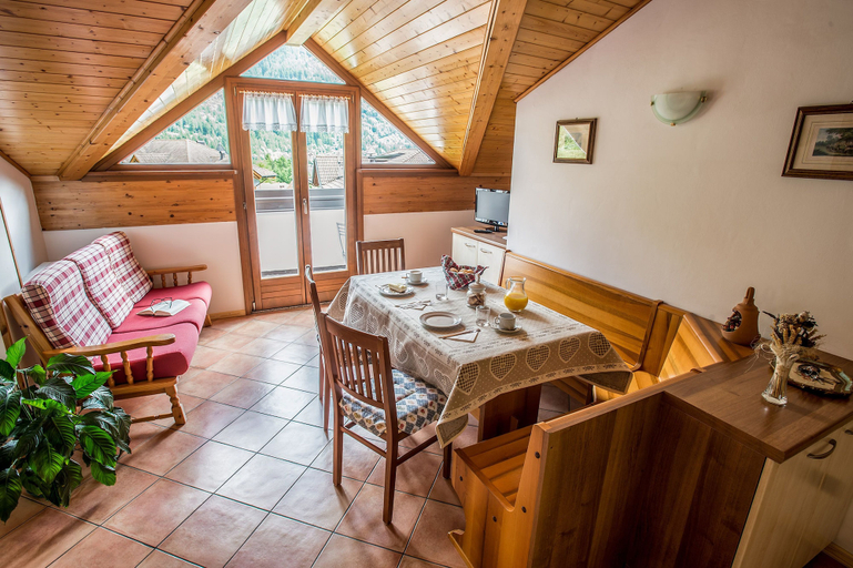 Others 4, Residence Betulla, Trento