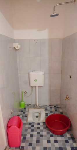 Bathroom, PLM Guest House & Restaurant, Jinja
