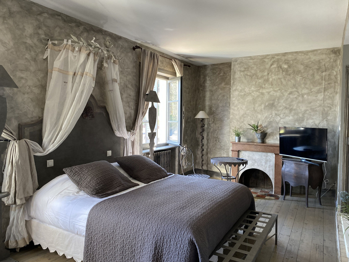Bedroom 2, Les Jardins de la Tour, Ain