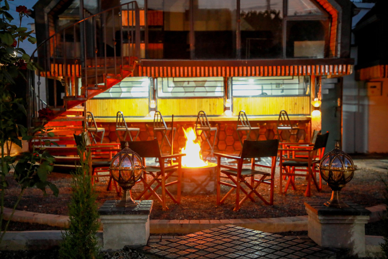 Food & Drinks 5, Fortunas Cabins, South Imenti