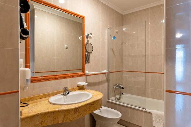 Bathroom 5, Duerming Velero Apartamentos, Pontevedra