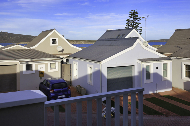 Exterior & Views 2, Top Deck Langebaan 6-sleeper, West Coast