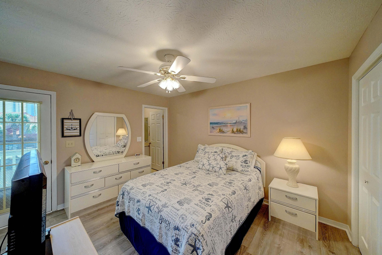 Bedroom 2, 206 White Sandy-pet Friendly, Bay