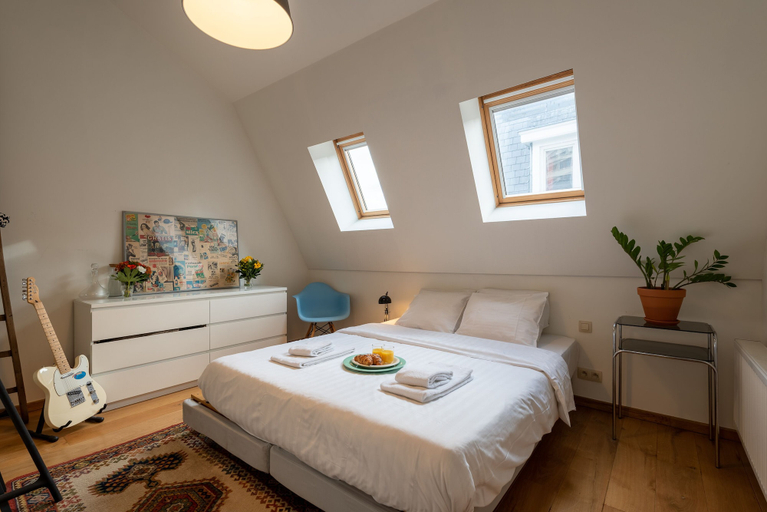 Bedroom 2, St Catherine Duplex Residence, Bruxelles