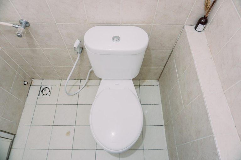 Bathroom 3, Stunning And Homey 2Br Green Bay Pluit Apartment, North Jakarta