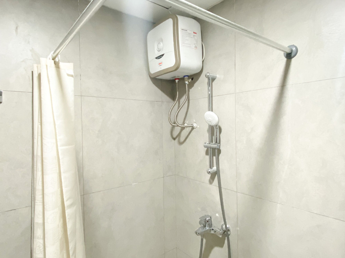 Bathroom 5, Modern Look Studio At Pollux Chadstone Apartment, Cikarang
