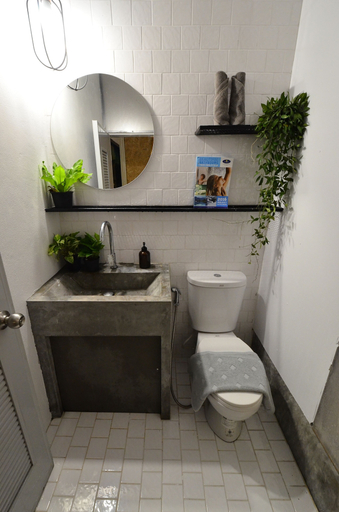 Bathroom 5, Hugger Hostel, Phuket Island