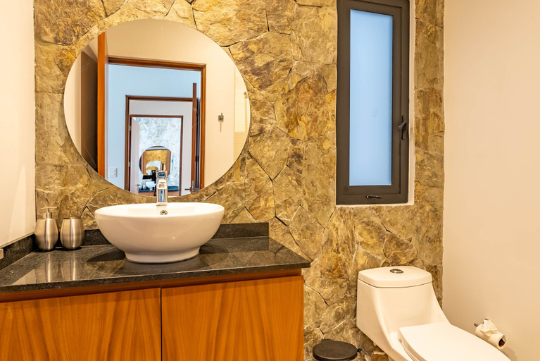 Bathroom 5, ANANA Yaaxlum 105 S, Cozumel