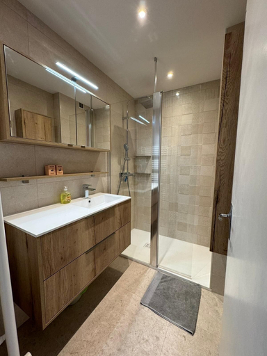 Bathroom, M57 Marquer T3 proche du tram, Haute-Savoie