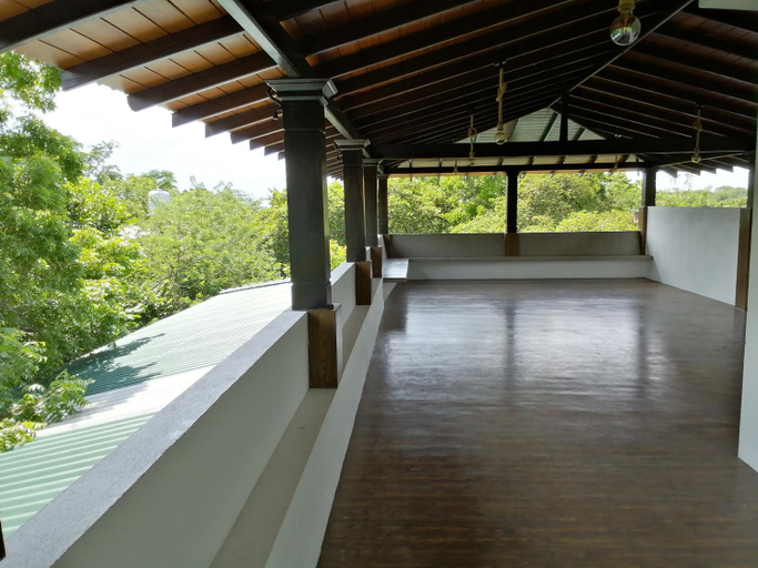 Others 3, Mount Top Chalet, Tangalle