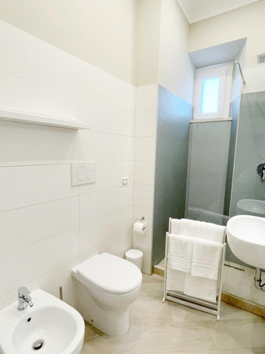 Bathroom 2, B&B Vittoria, Rome
