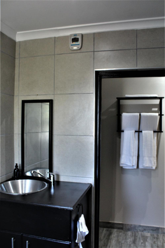 Bathroom 3, 9 Serendipity Stay, Eden