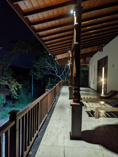 Others 2, Mount Top Chalet, Tangalle