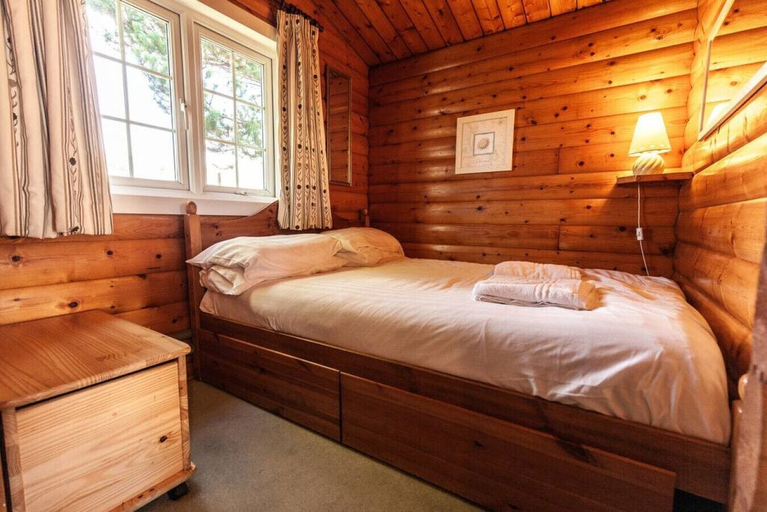 Bedroom 3, Spacious 3 Bed Log Cabin in Snowdonia, Gwynedd