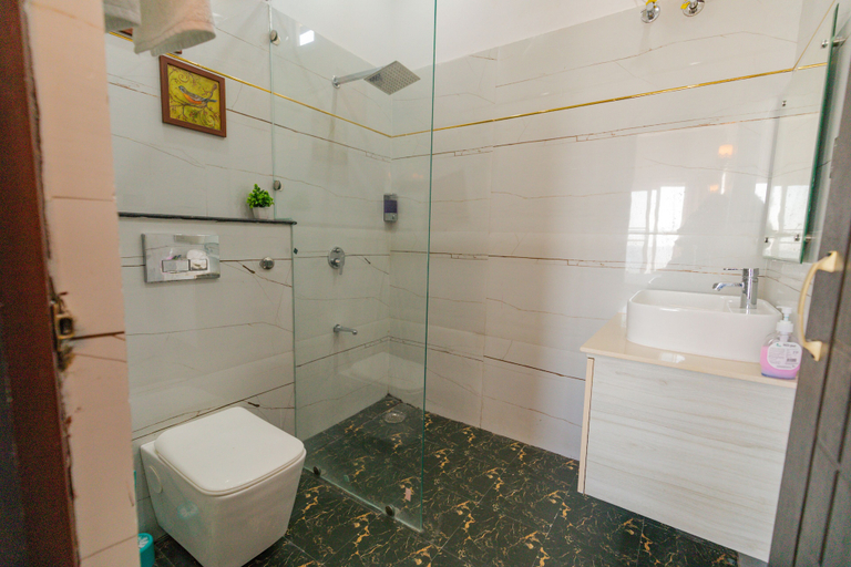Bathroom 3, The Narayana Home Stay, Dehradun