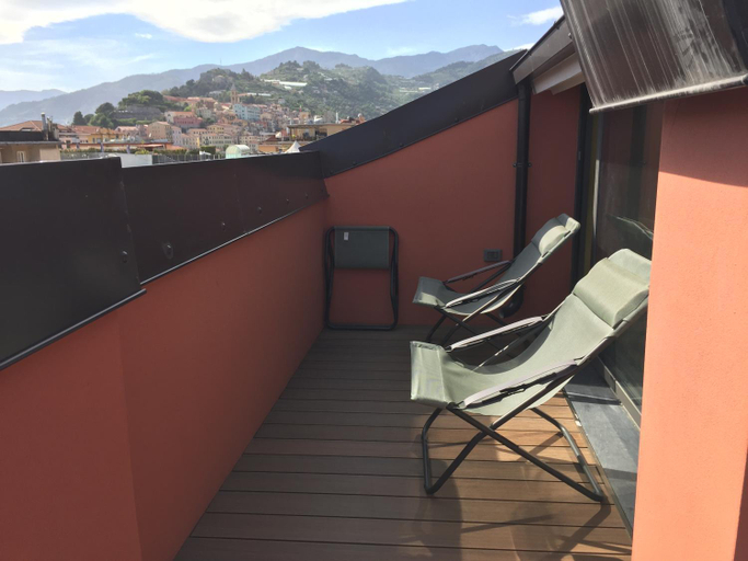 Others 4, B&B Via Roma 41, Imperia