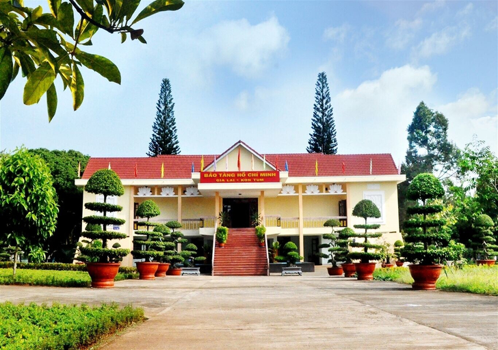 Exterior & Views 2, Vinh Hoi Hotel, Pleiku