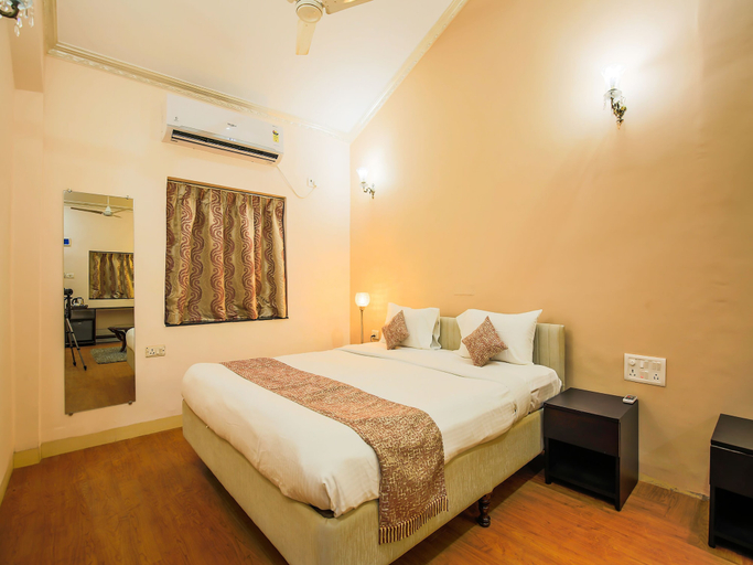 Bedroom, The Center Court Resort and Spa, South Goa