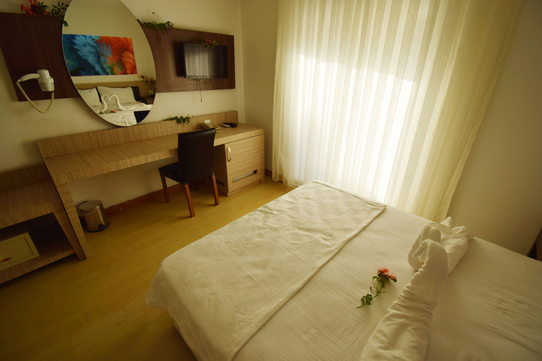 Bedroom 3, Adrasan Beltom Beach Hotel, Kumluca