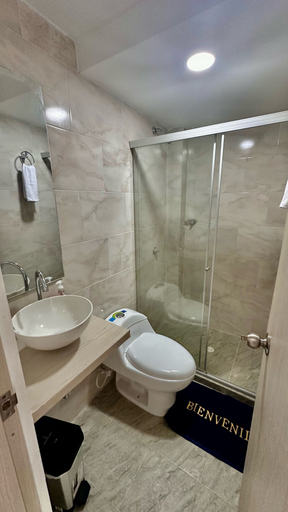 Bathroom, La Magnifica by Olamar Living, Tolú