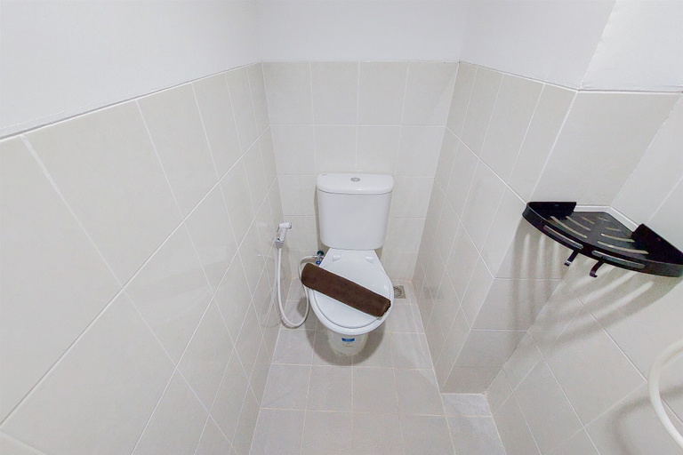 Bathroom 5, Homey Studio (No Kitchen) Urbantown Serpong Apartment, South Tangerang