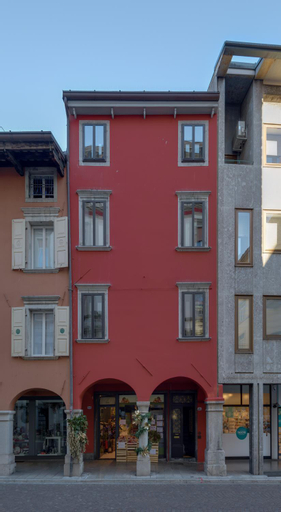 Exterior 10