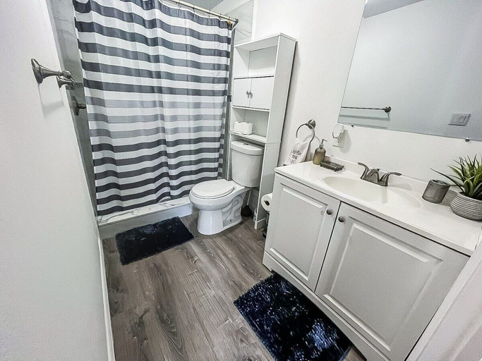 Bathroom, Cerca a Busch Gardens, Hillsborough
