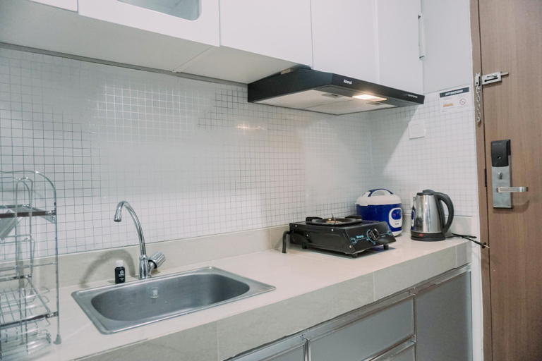 Others 4, Homey And Comfy Stay Studio Apartment At B Residence, Tangerang Selatan