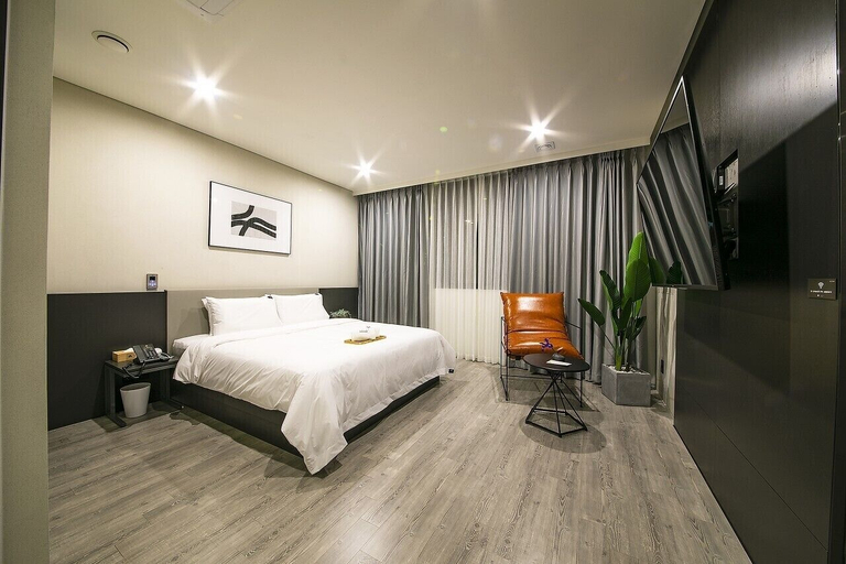 Bedroom 2, EPOCHE HOTEL, Jinju