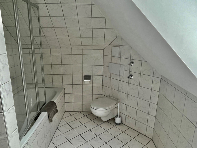 Bathroom 5, Strandhotel Berg, Starnberg