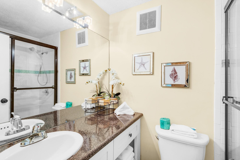 Bathroom 4, Top of the Gulf 825, Bay