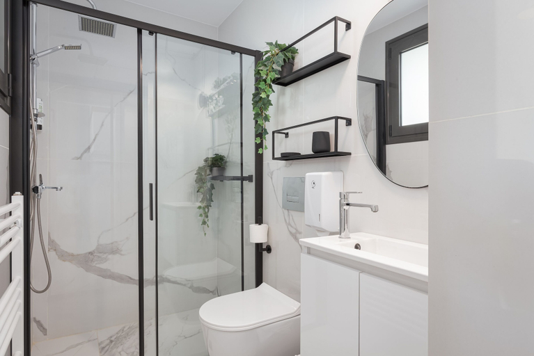 Bathroom, Glyfada Panoramic Penthouse, Attica