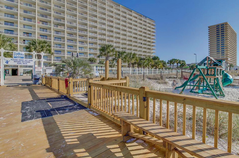 The Summit 1206, Bay