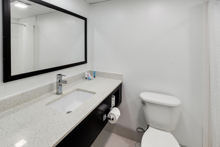 Bathroom 3, Blu Atlantic Hotel & Suites, Horry