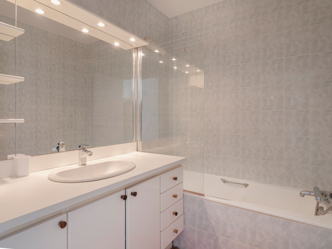Bathroom, Eiffel Tower Loft residence, Paris