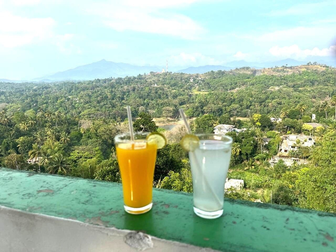 Food & Drinks