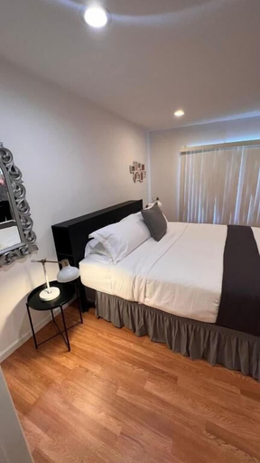 Bedroom 2, Hollywood Business Suites, Los Angeles