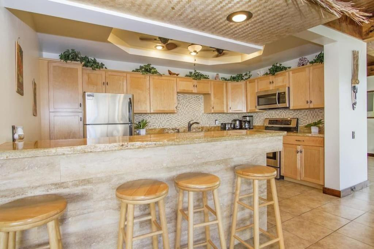 Kitchen 3, Hawaiian King, Honolulu