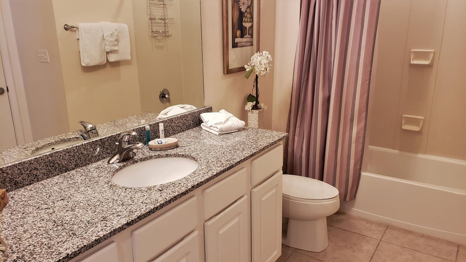 Bathroom 4, Grandview East 1401, Bay