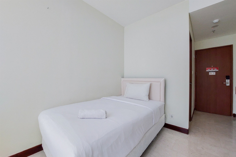 Bedroom 1, Good Price And Homey Studio Apartment At B Residence, South Tangerang