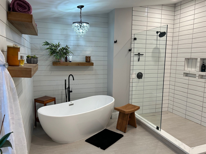 Bathroom 3, 37 Oak Ridge House, Tioga