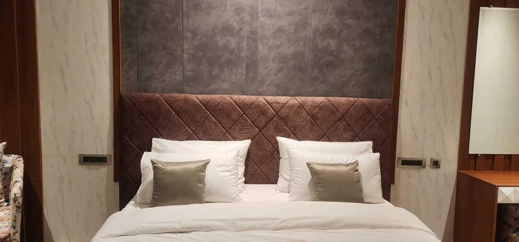 Bedroom 1, Hotel Red Stone, Dhaulpur