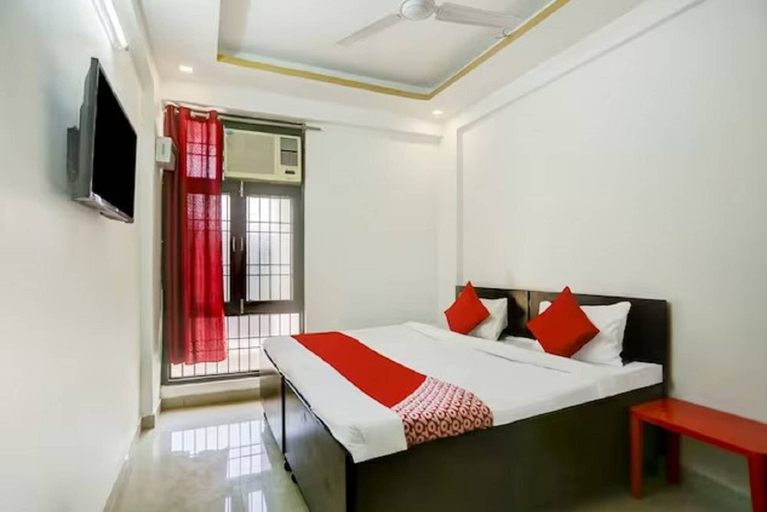 Bedroom 4, Hotel Golden Inn, Gautam Buddha Nagar