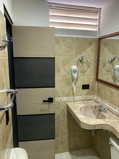 Bathroom 2, Hotel Plaza Real Ocana, Ocaña