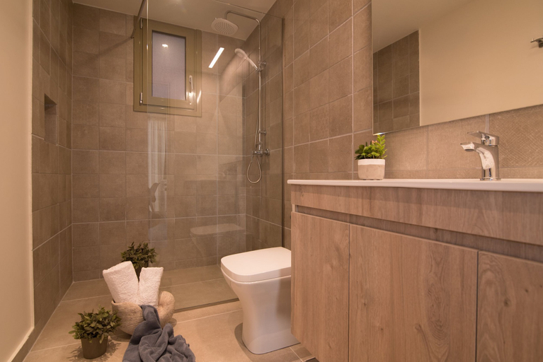 Bathroom 3, Lodge Apartments, Ionian Islands